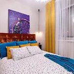 Lovely Apartment Traku Str.